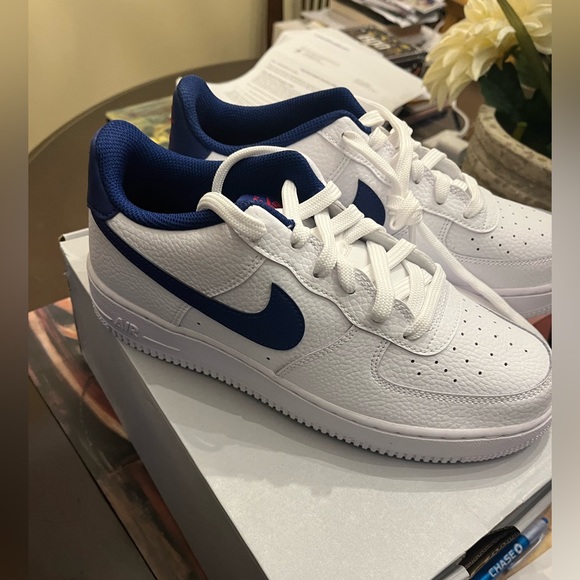 royal blue and white air forces
